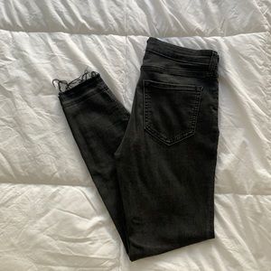 GAP Raw Hem Black Skinny legging jeans size 29